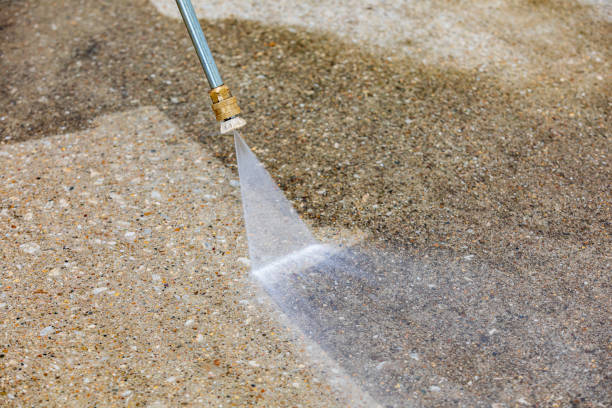 Best Gutter Cleaning  in Leonardo, NJ